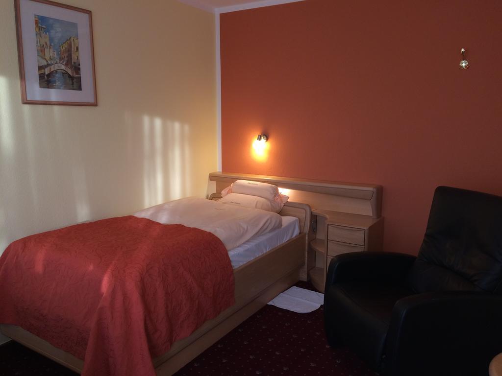 Hotel Katharina Garni ทือบิงเงิน ภายนอก รูปภาพ