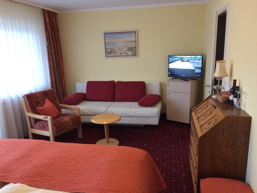 Hotel Katharina Garni ทือบิงเงิน ภายนอก รูปภาพ